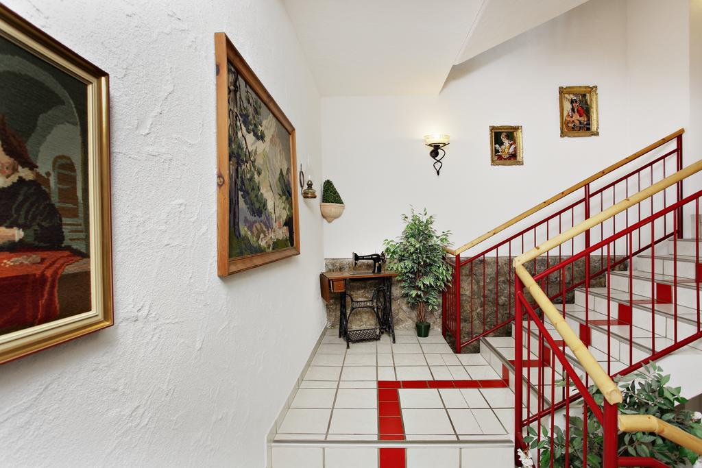 Familie Zuser Hotel Garni Mitterbach Bagian luar foto