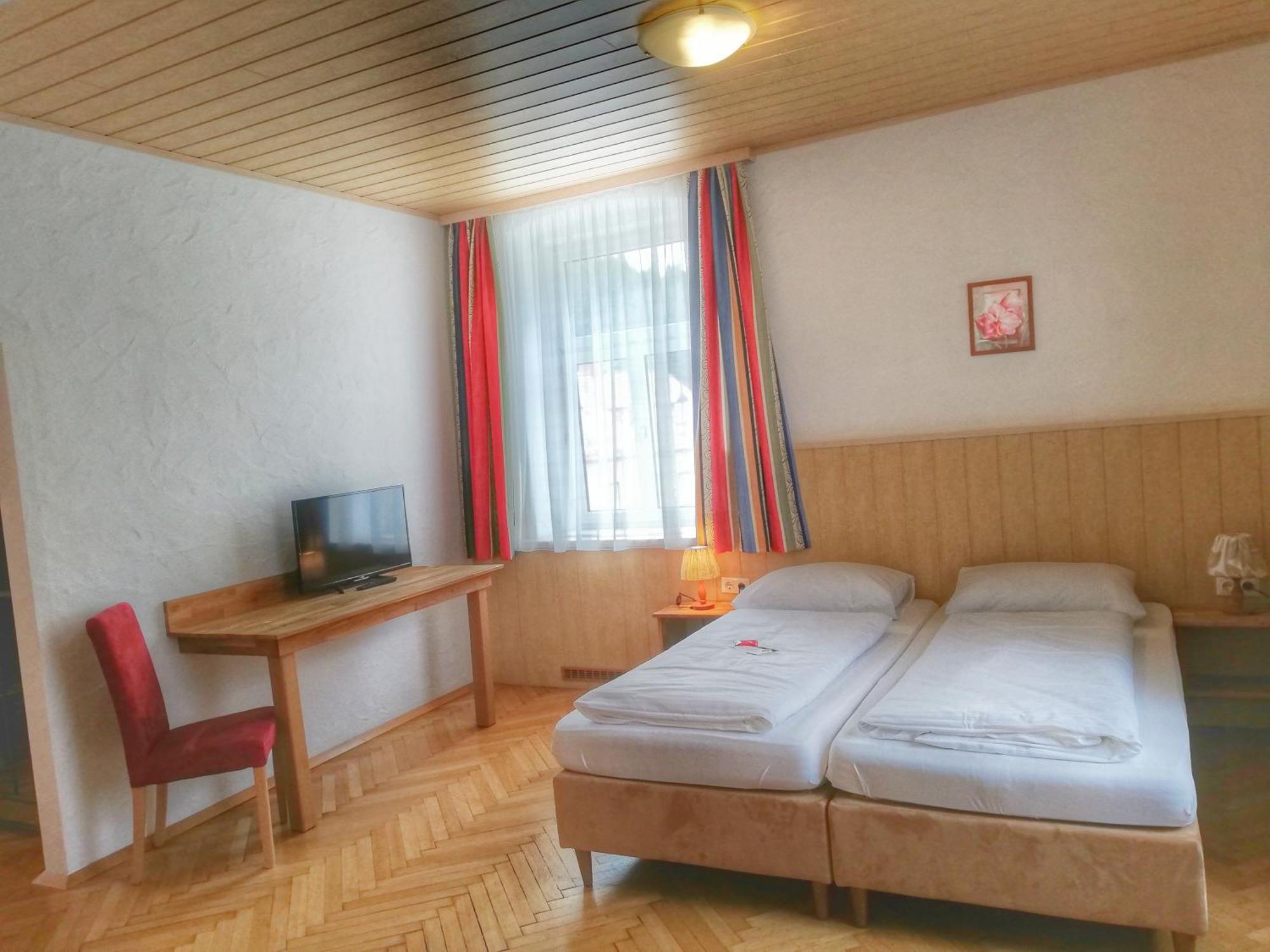 Familie Zuser Hotel Garni Mitterbach Bagian luar foto