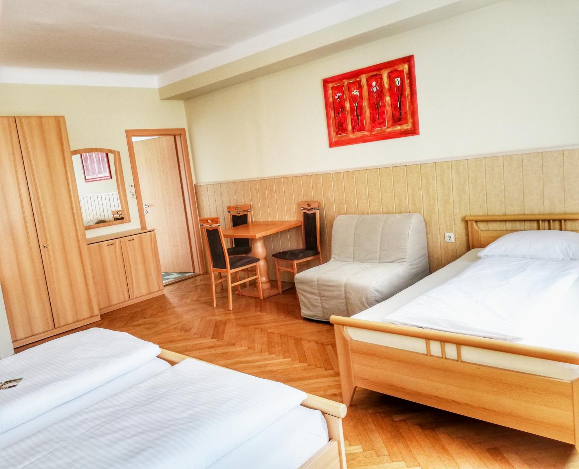Familie Zuser Hotel Garni Mitterbach Bagian luar foto