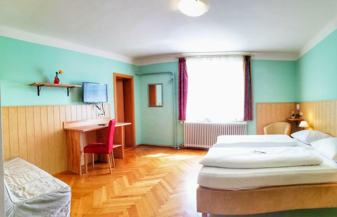 Familie Zuser Hotel Garni Mitterbach Bagian luar foto